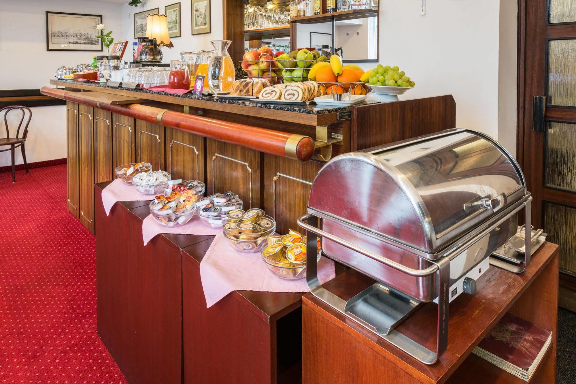 Hotel & Residence Royal Standard Praha Bagian luar foto