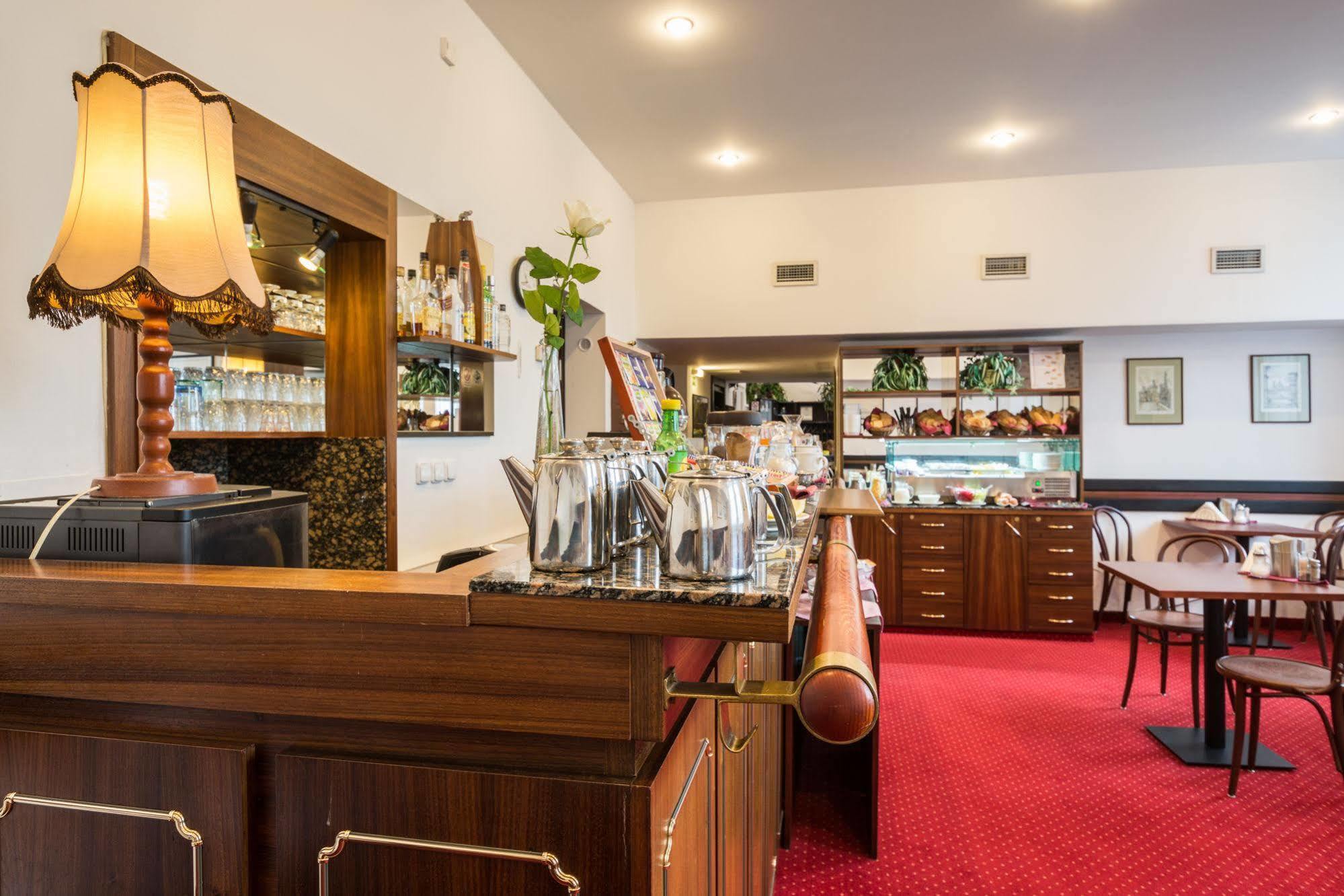 Hotel & Residence Royal Standard Praha Bagian luar foto