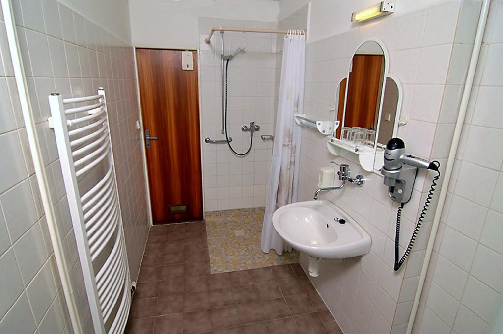 Hotel & Residence Royal Standard Praha Ruang foto
